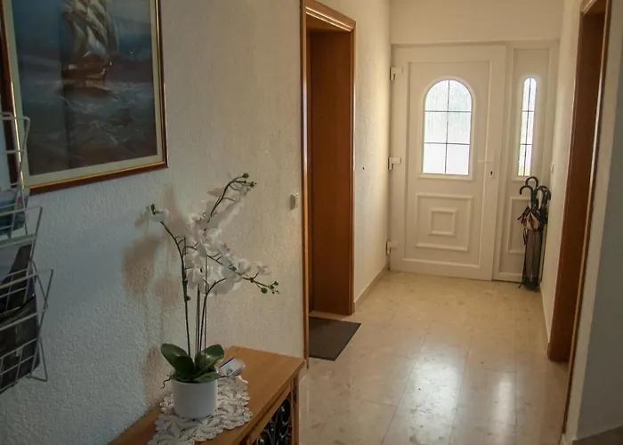 In With Seaview, Terrace, Air Condition, Wifi Appartement