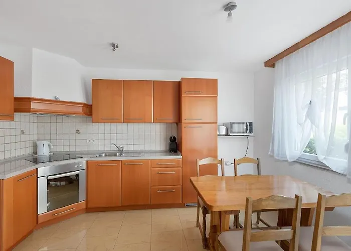 In With Seaview, Terrace, Air Condition, Wifi * Sukošan