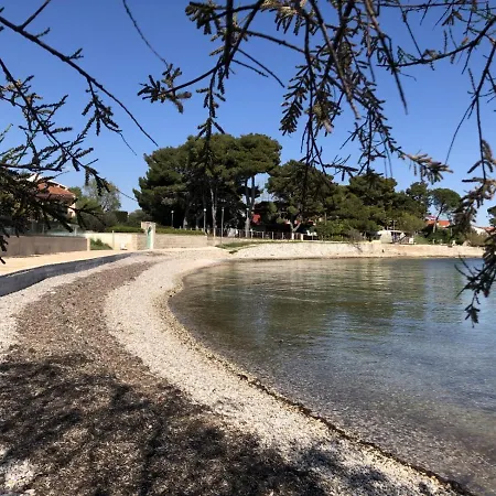In With Seaview, Terrace, Air Condition, Wifi 아파트 Sukošan
