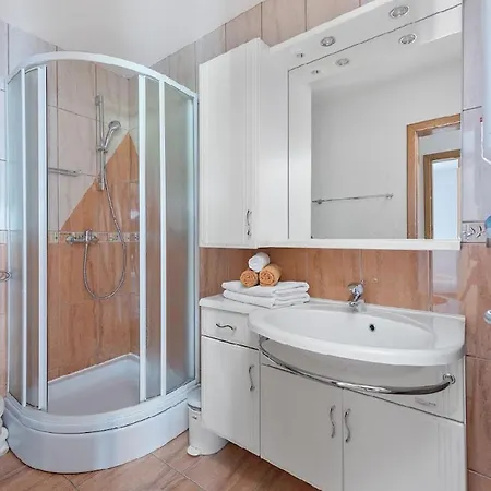 In With Seaview, Terrace, Air Condition, Wifi 아파트