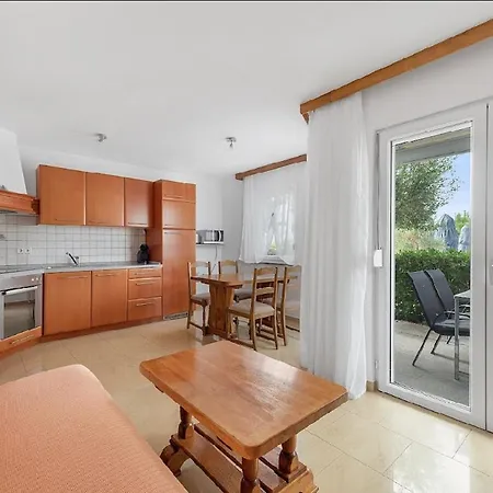 In With Seaview, Terrace, Air Condition, Wifi * Sukosan