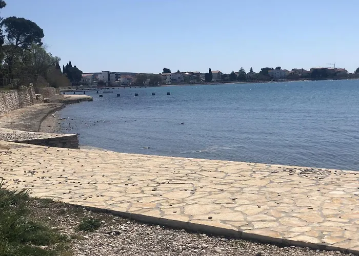 In With Seaview, Terrace, Air Condition, Wifi Lejlighed Sukošan